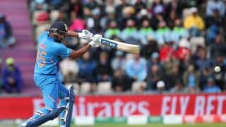 भारत ने टॉस जीतकर चुनी गेंदबाजी, भुवनेश्वर की जगह शमी टीम में